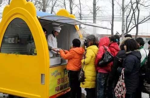 書報亭、早餐車，甚至垃圾桶都有二維碼“身份證”了。